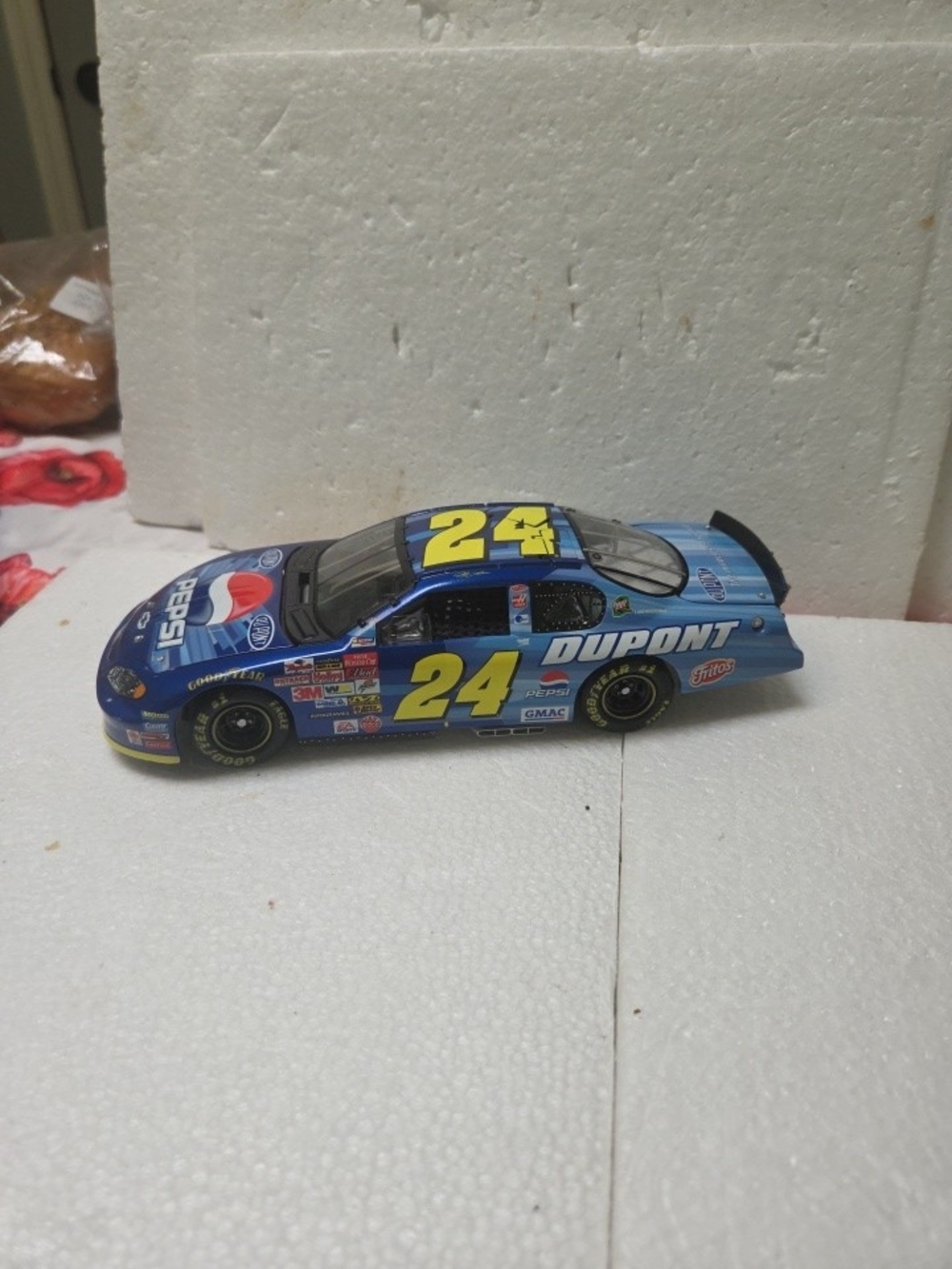 Jeff Gordon #24 Pepsi Talladega 2003 Monte Carlo Action Nascar Car 1:24 Scale